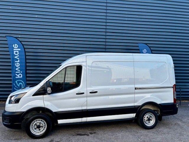 Ford Transit image 12